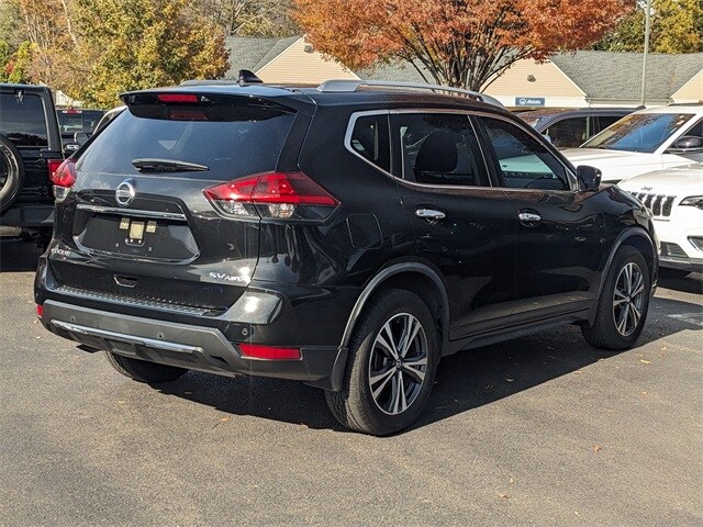 2020 Nissan Rogue SV photo 3