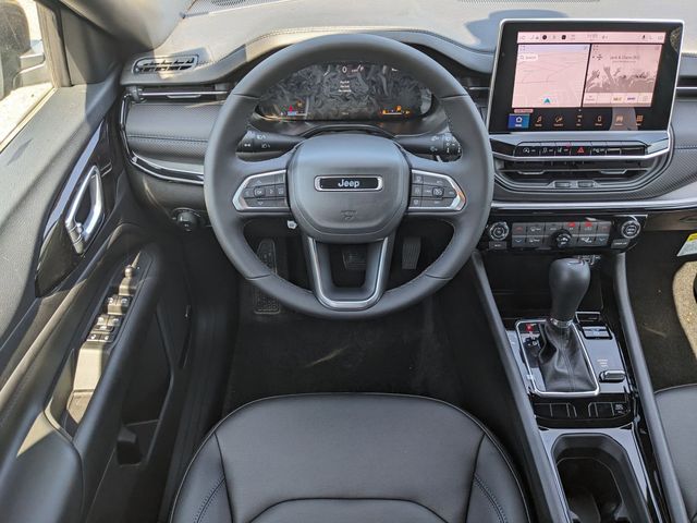 2025 Jeep Compass Limited - Photo 13