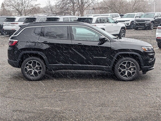 2025 Jeep Compass Limited photo 2