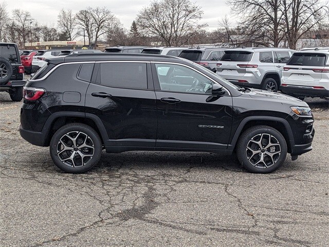 2025 Jeep Compass Limited photo 2