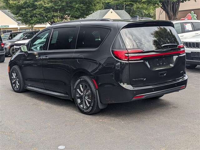 2021 Chrysler Pacifica Touring L photo 3
