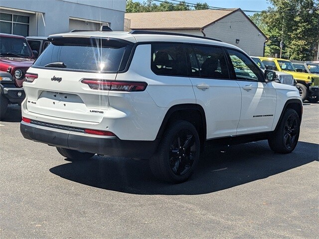 2022 Jeep Grand Cherokee Limited photo 3