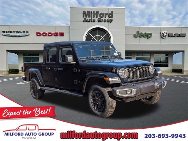2026 Jeep Gladiator Sport S's photo