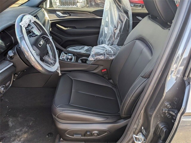 2025 Jeep Grand Cherokee Limited photo 2