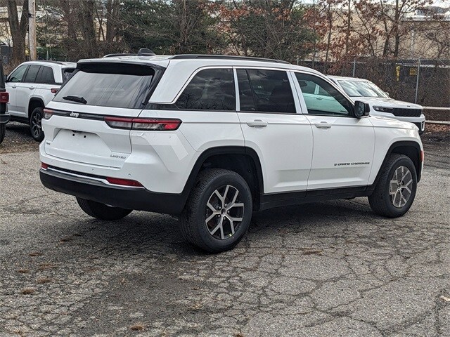 2025 Jeep Grand Cherokee Limited photo 3