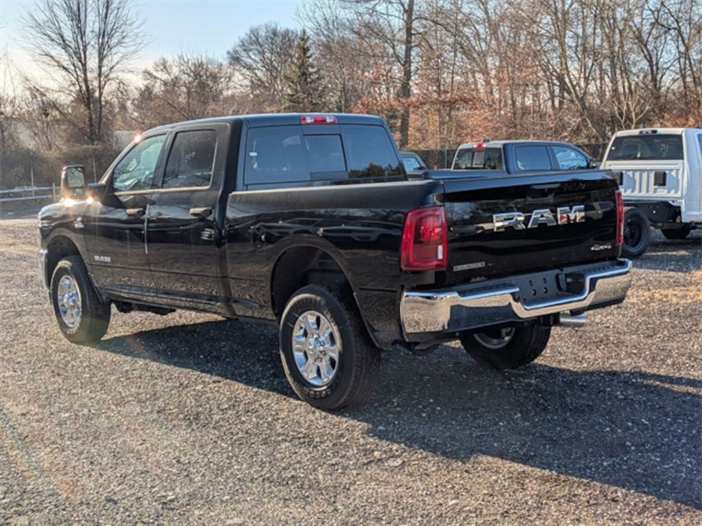 New 2026 Ram 2500 BIG HORN CREW CAB 4X4 6'4 BOX Pickup