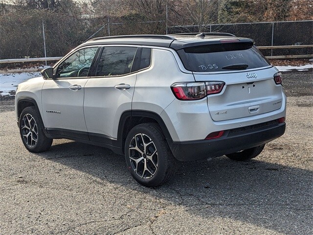2025 Jeep Compass Limited photo 4
