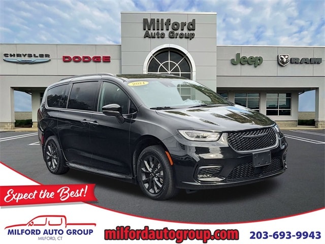 2021 Chrysler Pacifica Touring L's photo