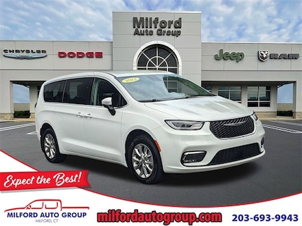 2023 Chrysler Pacifica Touring L Minivan/Van