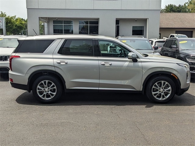Used 2022 Hyundai Palisade SE with VIN KM8R1DHE2NU387593 for sale in Milford, CT