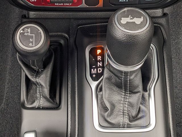 2025 Jeep Wrangler 4-Door Willys - Photo 14