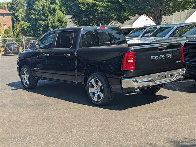 2025 Ram 1500 Tradesman photo 4