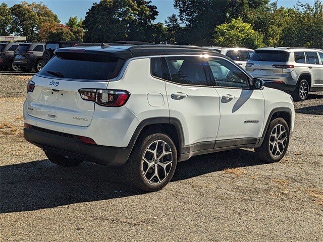 2025 Jeep Compass Limited photo 3