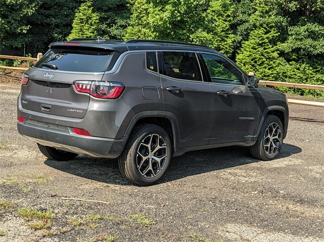 2024 Jeep Compass Limited photo 3