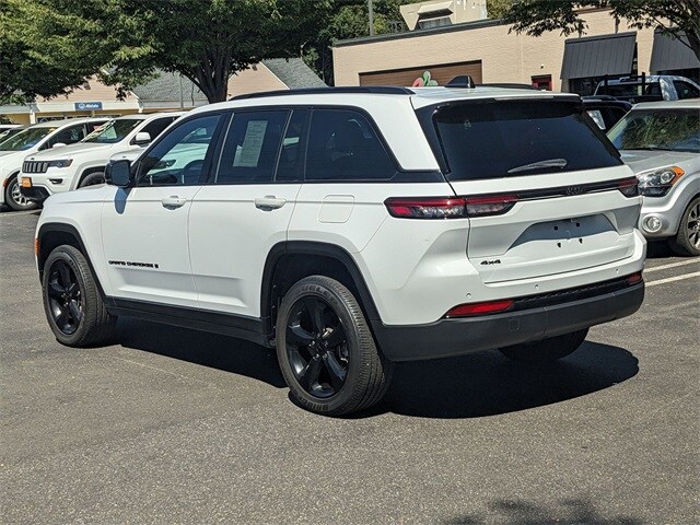 2022 Jeep Grand Cherokee Altitude photo 4