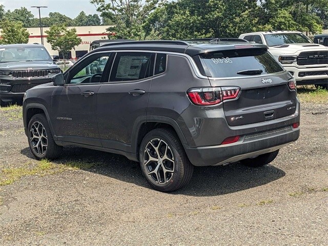 2024 Jeep Compass Limited photo 4