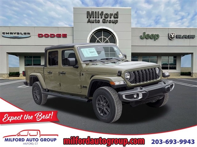 2026 Jeep Gladiator Sport S's photo