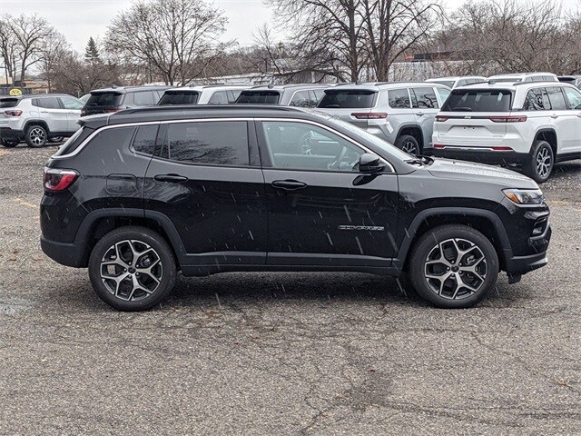2025 Jeep Compass Limited photo 2