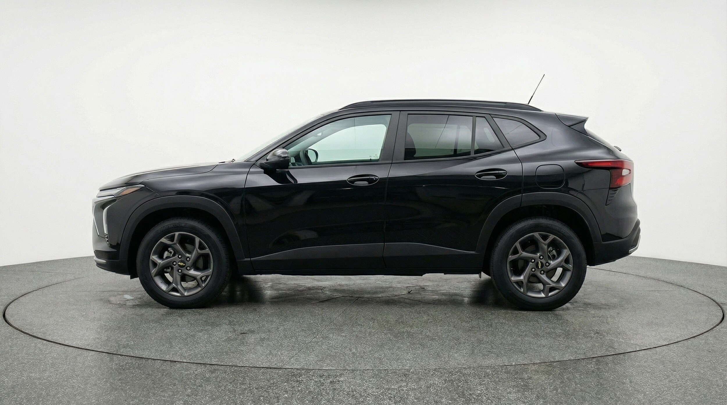 Thumbnail: 2025 Chevrolet Trax - 4