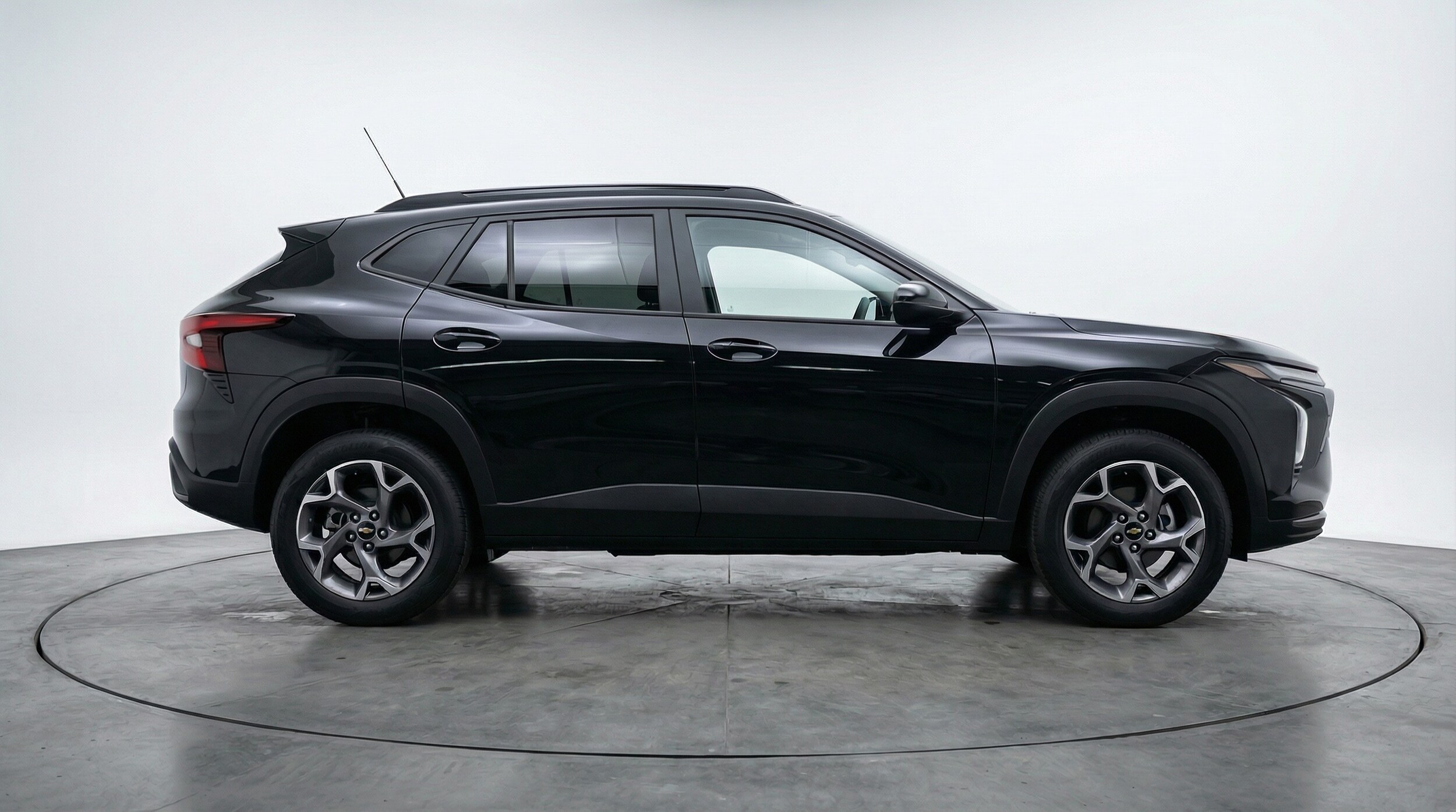 Thumbnail: 2025 Chevrolet Trax - 8