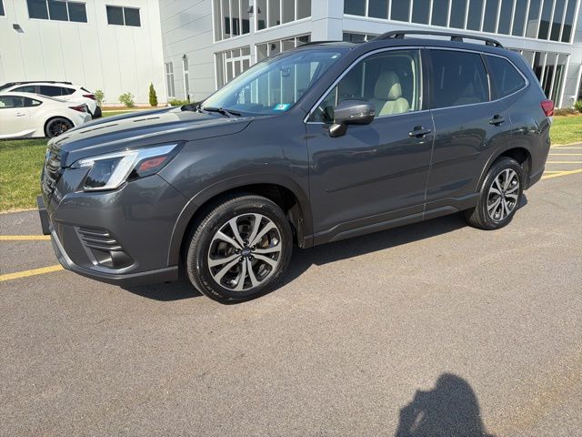 2022 Subaru Forester Limited's photo