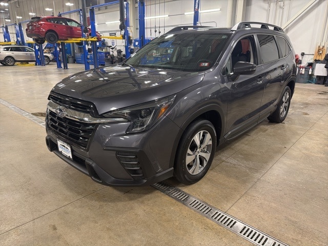 2023 Subaru Ascent Premium's photo