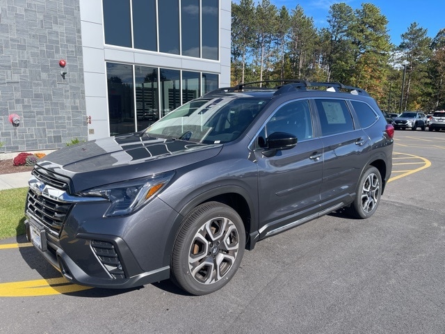 2025 Subaru Ascent Limited's photo