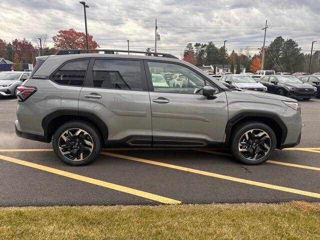 2025 Subaru Forester Limited photo 3