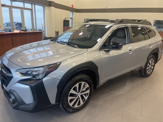 2025 Subaru Outback Premium's photo