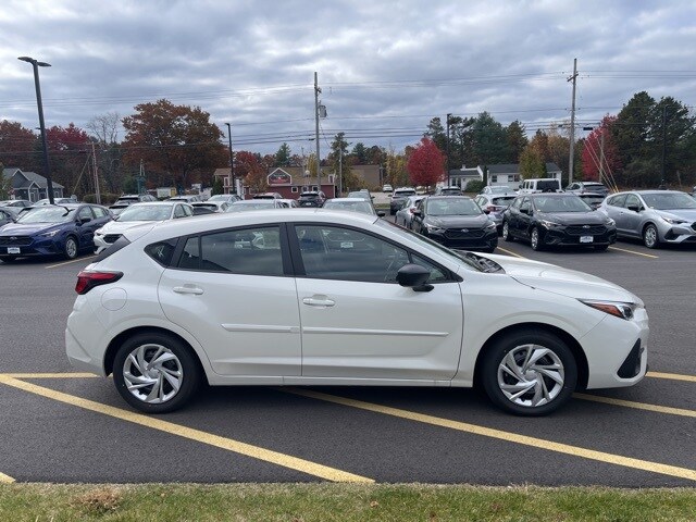 2025 Subaru Impreza Base photo 4