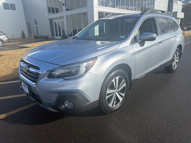2019 Subaru Outback Limited's photo