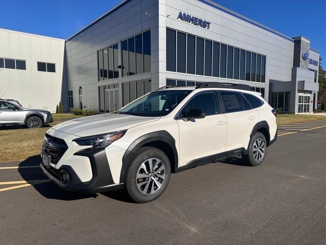 2025 Subaru Outback Premium's photo