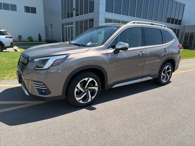 2024 Subaru Forester Touring's photo