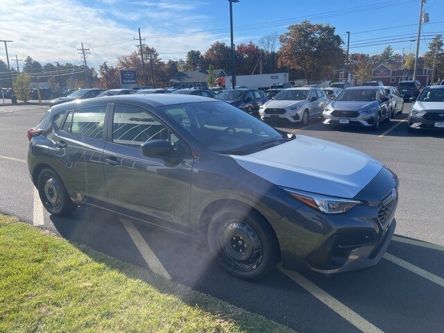 2025 Subaru Impreza Base photo 3