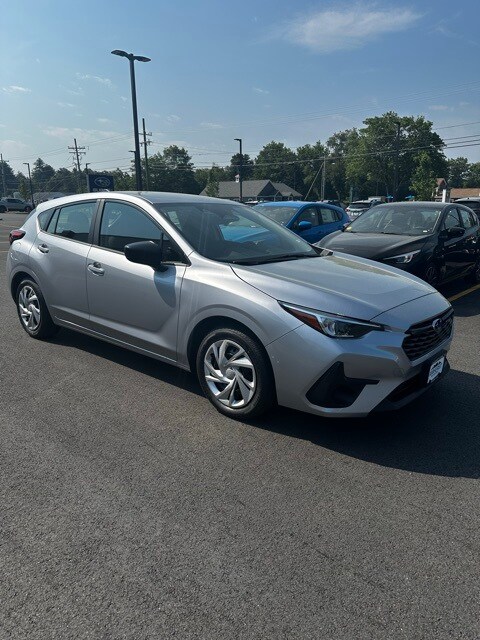 2025 Subaru Impreza Base photo 3