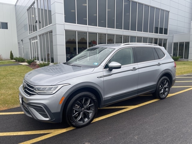 2024 Volkswagen Tiguan SE's photo