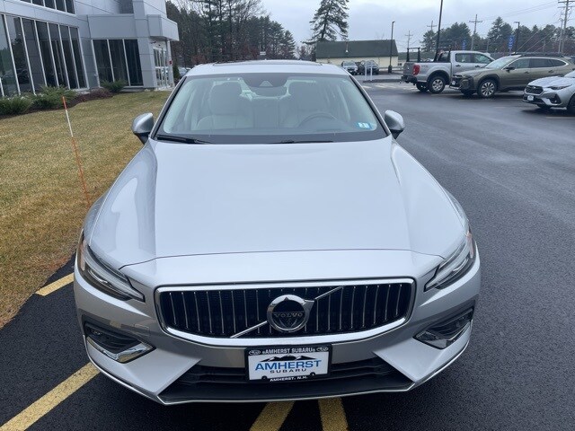 2022 Volvo S60 B5 Inscription photo 2
