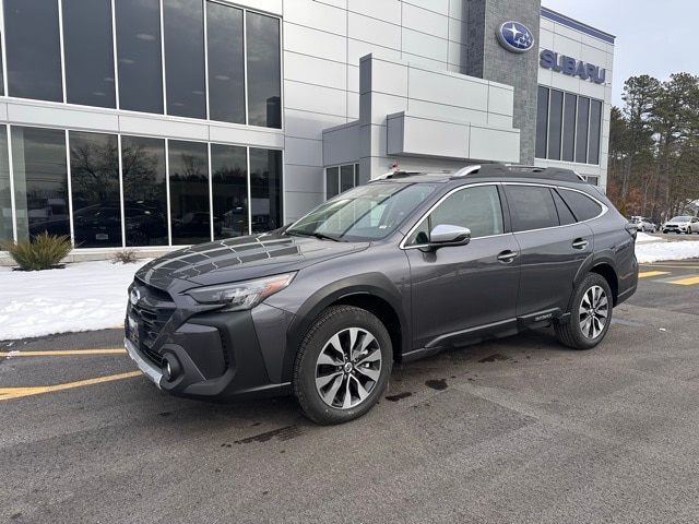 2025 Subaru Outback Touring's photo