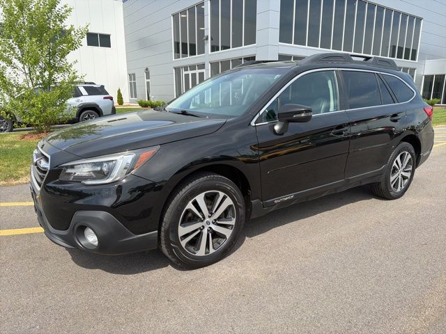 2018 Subaru Outback 2.5i Limited's photo