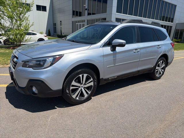 2018 Subaru Outback 2.5i Limited's photo