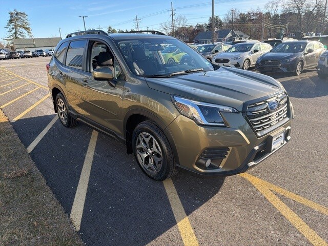 2022 Subaru Forester Premium photo 3