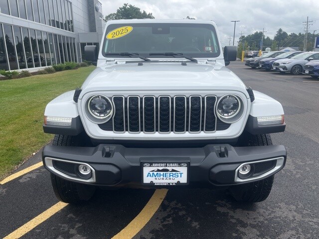 2025 Jeep Wrangler Sahara photo 2