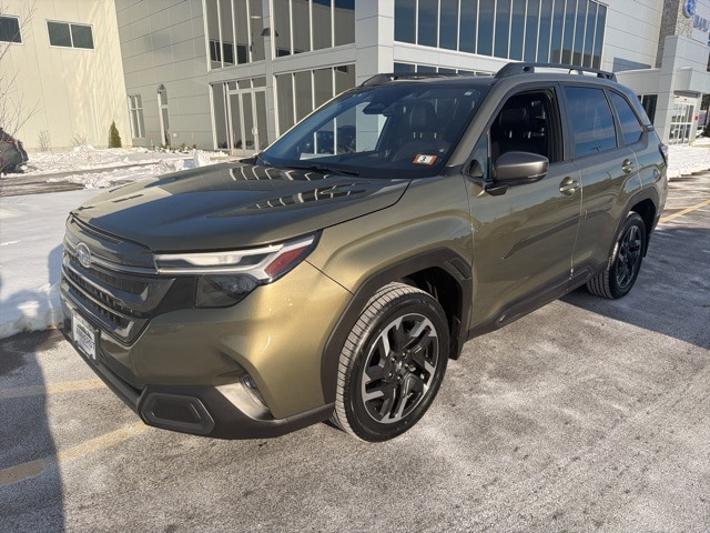 2025 Subaru Forester Limited's photo