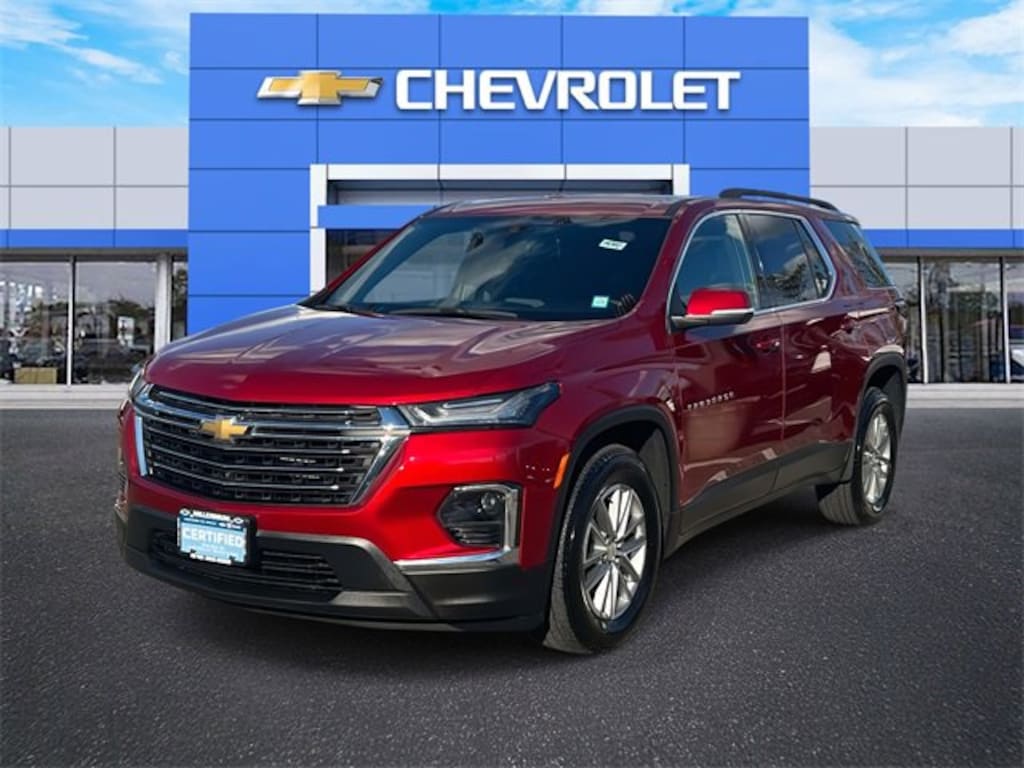 Used 2023 Chevrolet Traverse LT Cloth SUV