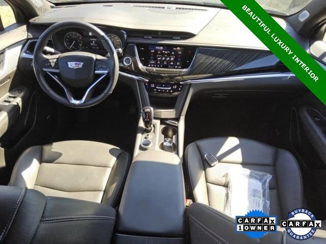2025 Cadillac XT6 Premium Luxury photo 2