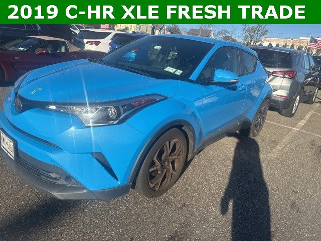 2019 Toyota C-HR XLE's photo