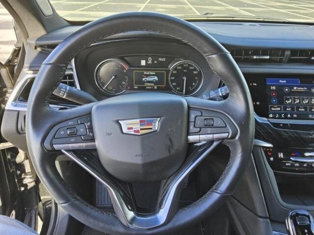 2025 Cadillac XT6 Premium Luxury photo 2