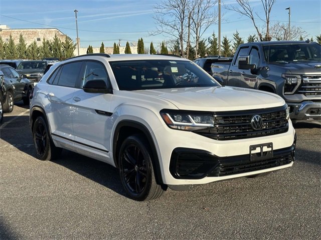 2023 Volkswagen Atlas Cross Sport SEL R-Line Black's photo