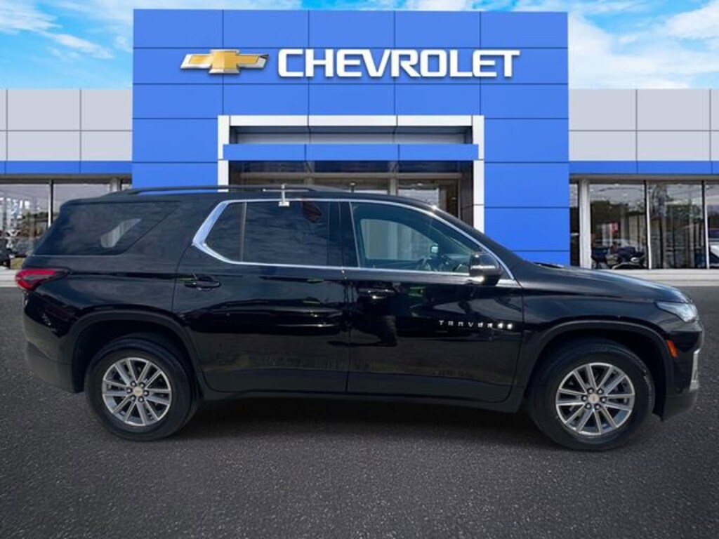 Used 2023 Chevrolet Traverse LT Cloth SUV
