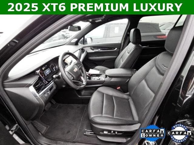 2025 Cadillac XT6 Premium Luxury photo 2